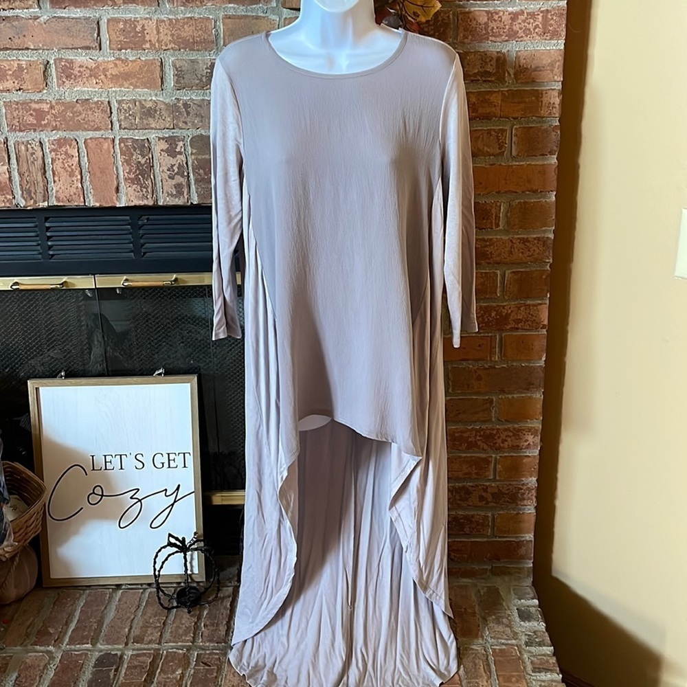 NWT Coco & Carmen Gray High Low Blouse